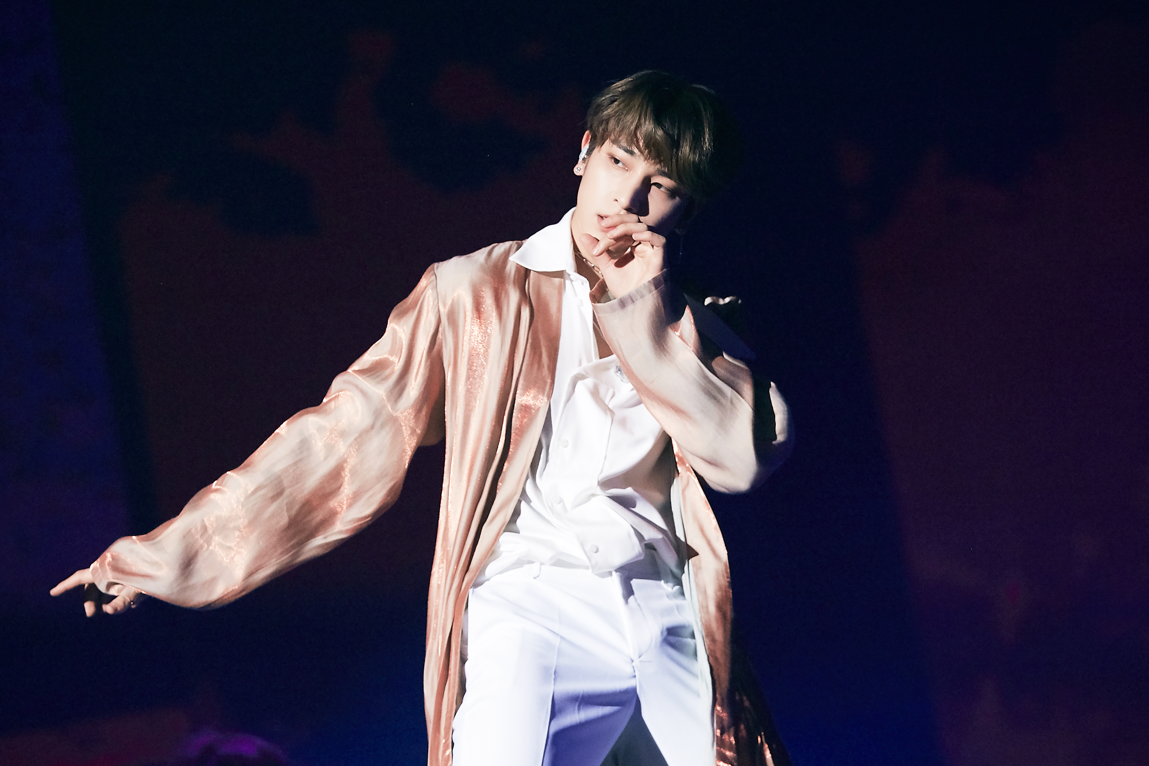 엠비케이에서 올려준 이한결 B컷 재질 걍 미쳤음 진짜 도라방스 | 인스티즈