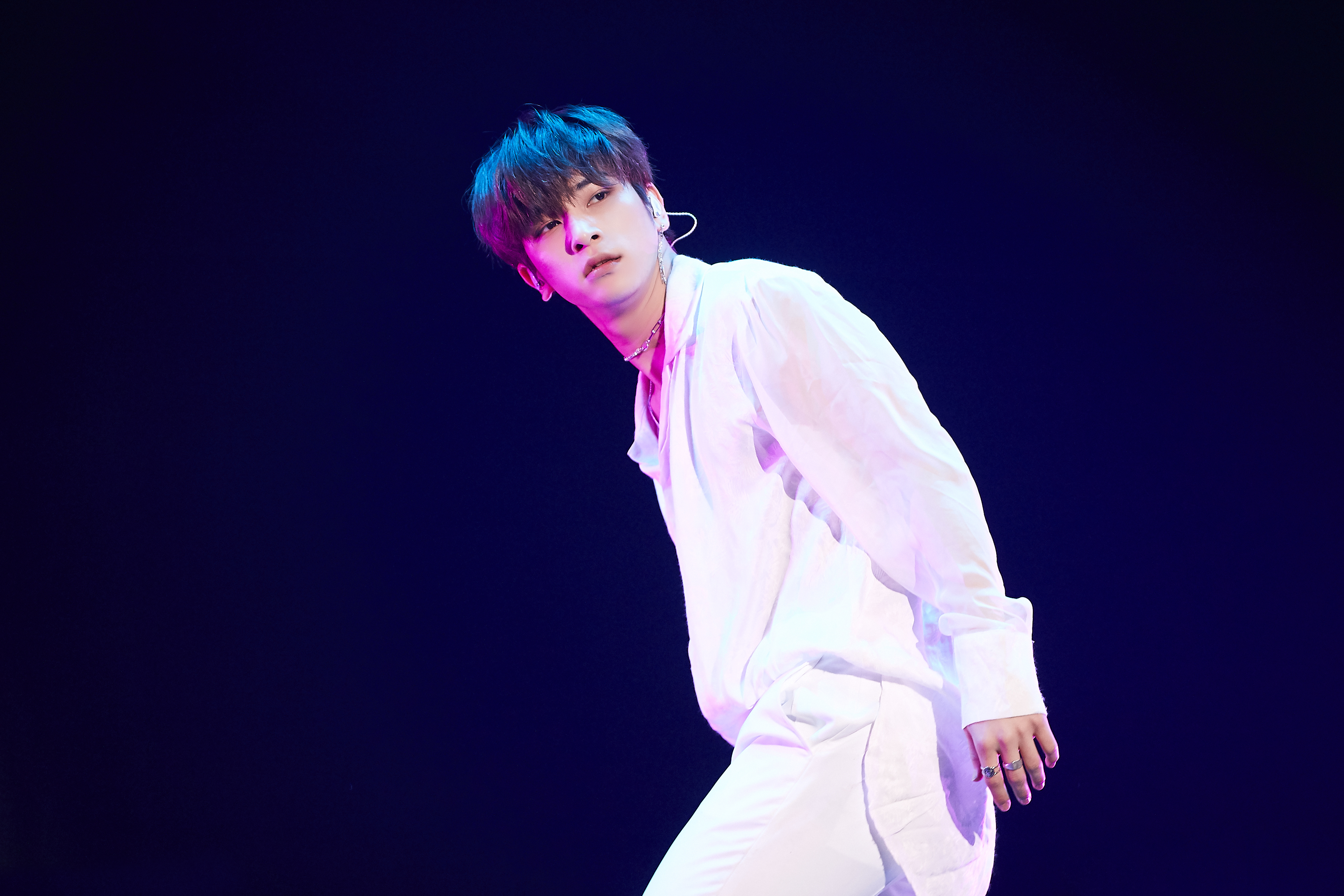 엠비케이에서 올려준 이한결 B컷 재질 걍 미쳤음 진짜 도라방스 | 인스티즈