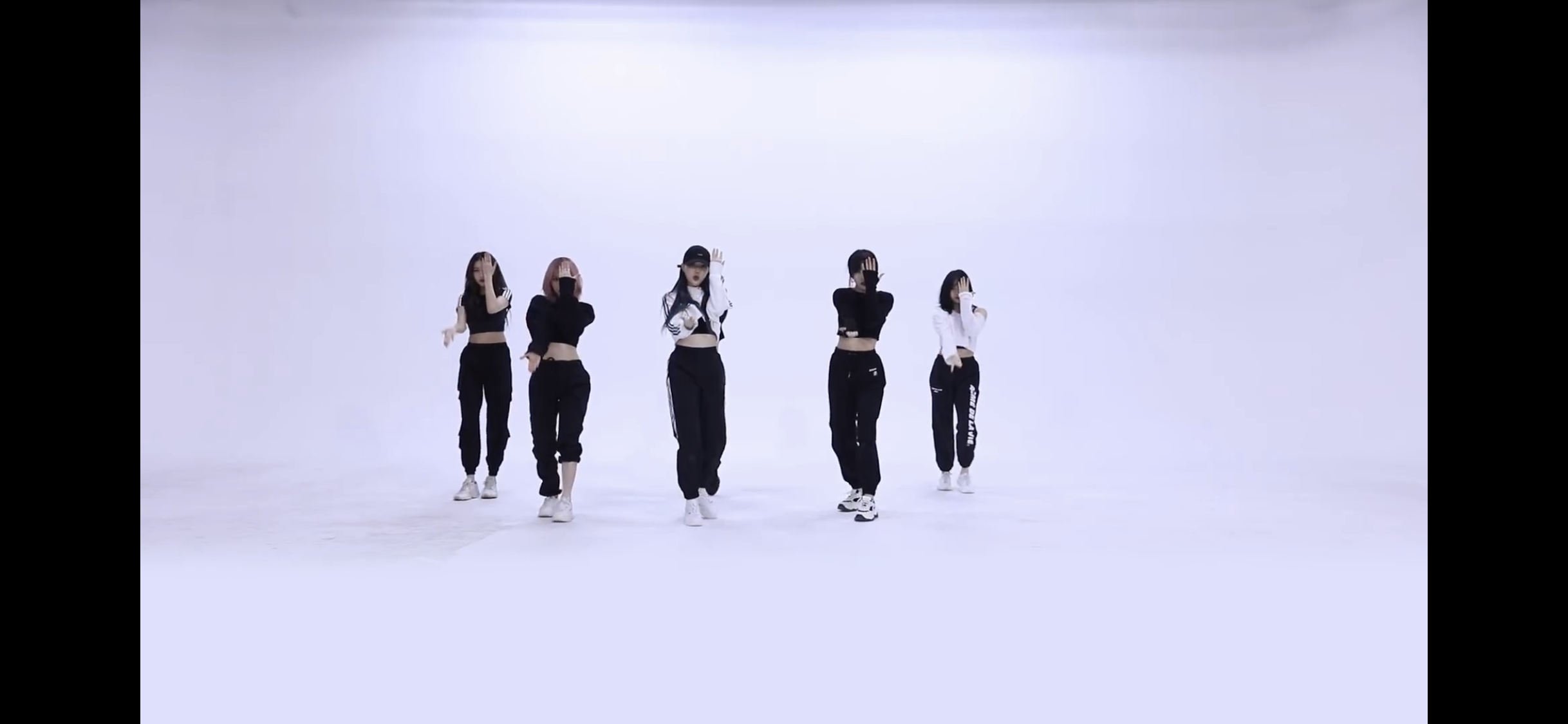 여자친구 안무영상 왜 멤버 한명 없어? | 인스티즈