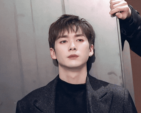 아론이 이름이 아론이랑 너무 잘어울려 | 인스티즈