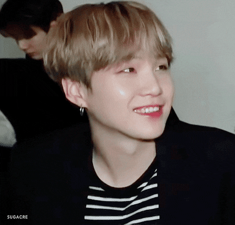 방탄 뷔 : 우리 슈가 형은 2020년에는 정말 치아가 너무 이쁘기 때문에 한없이 웃는 날만 가득 했으면 좋겠습니다 | 인스티즈