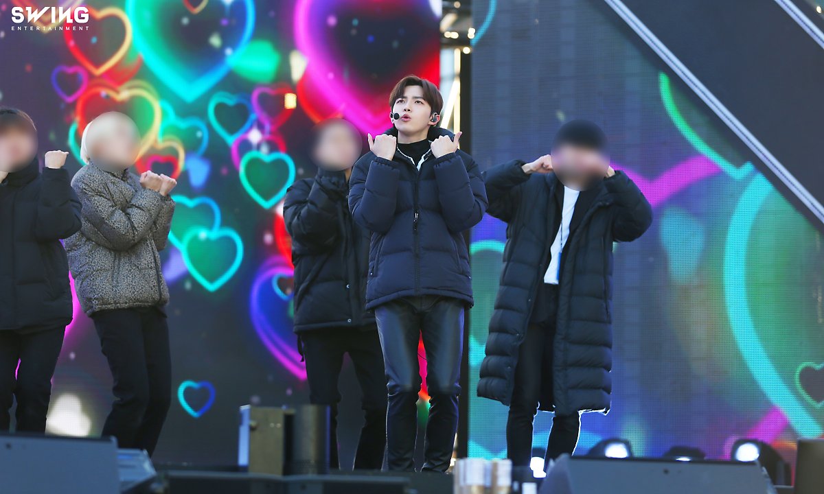 근데 스윙은 김재환 댄서분들 왜 모자이크 한거야?ㅋㅋㅋㅋ | 인스티즈