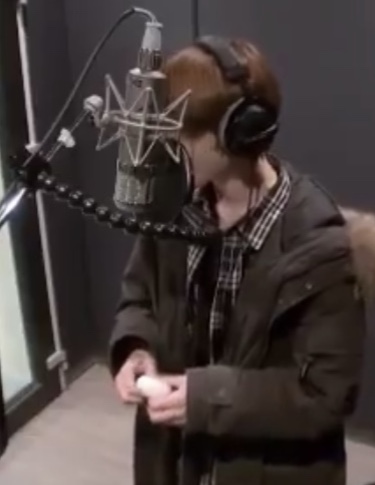 최범규 녹음할때 모찌만지면서 부르는거 볼사람 ㅋㅋㅋㅋㅋㅋㅋㅋㅋㅋ | 인스티즈