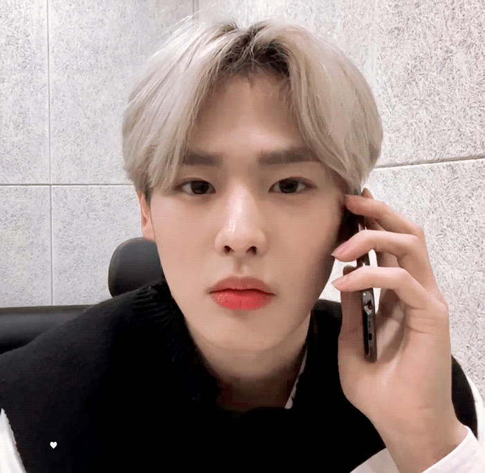 병찬이 전화하는 모습도 어쩜 | 인스티즈