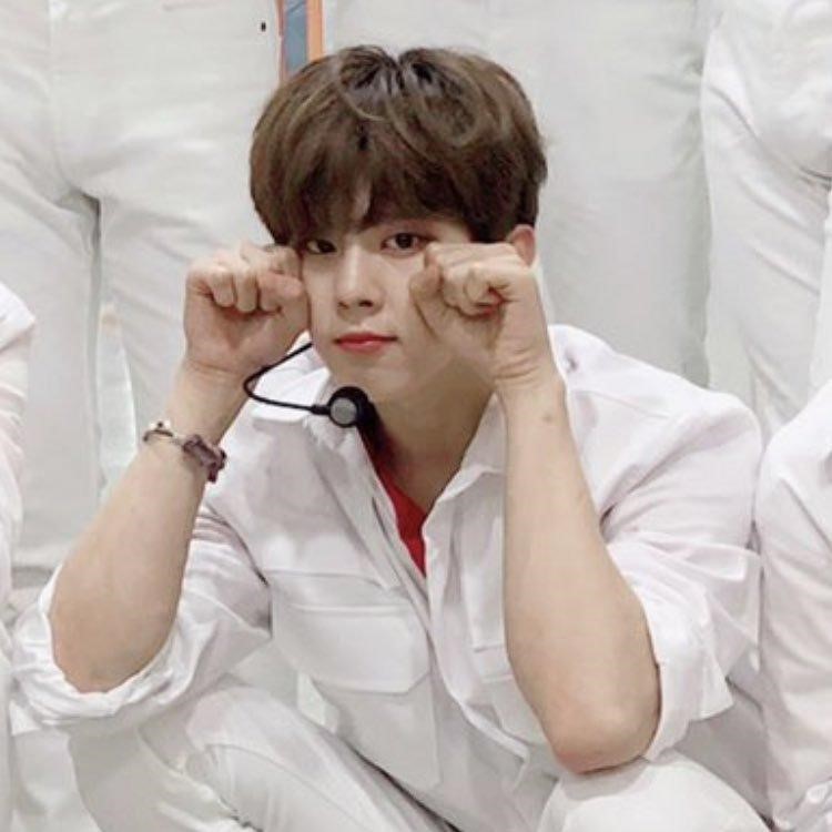 김우석 너무 귀여워 | 인스티즈