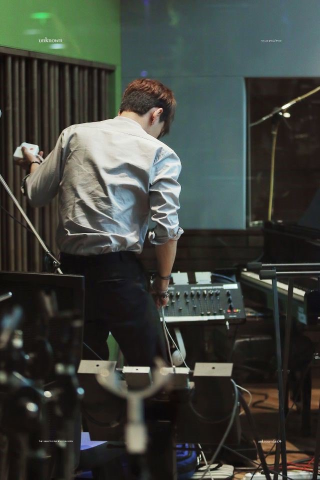 원필 데뷔하고 쭈욱 슬랜더인거 너무 좋아서 우는중 | 인스티즈