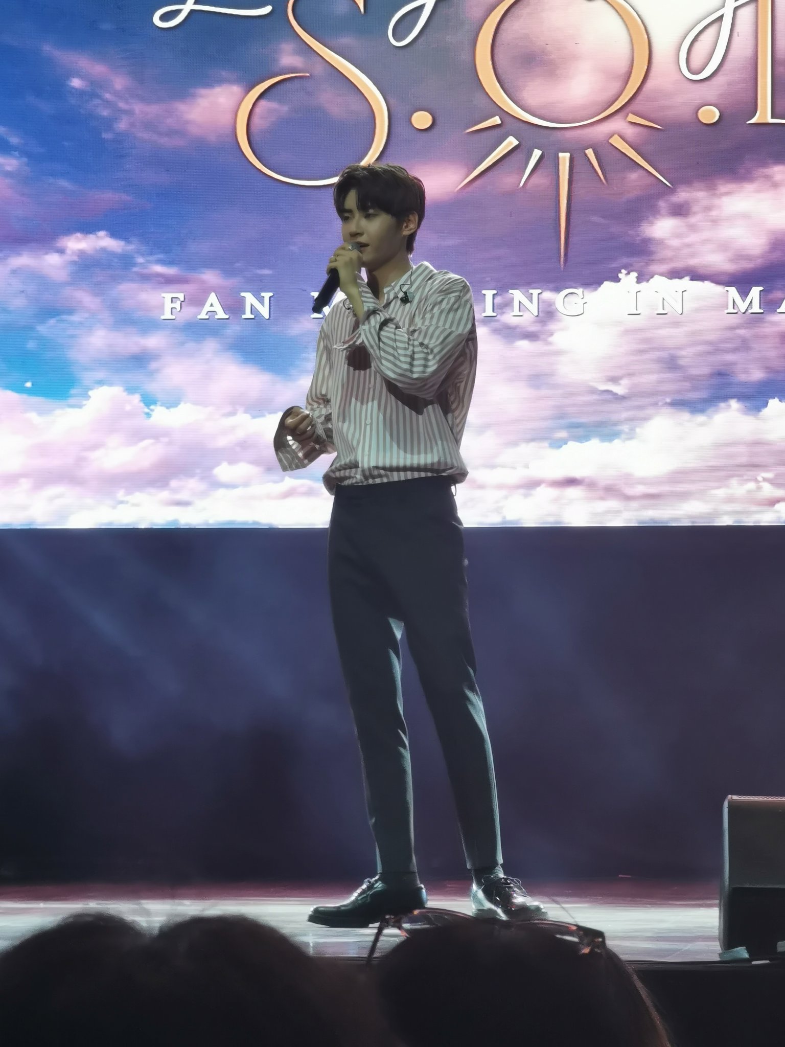 이진혁 전신샷 구경할사람 | 인스티즈