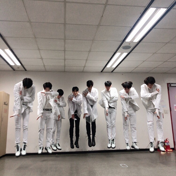 내본진 댄서분들이랑 사이 좋은거 넘 조아.. | 인스티즈