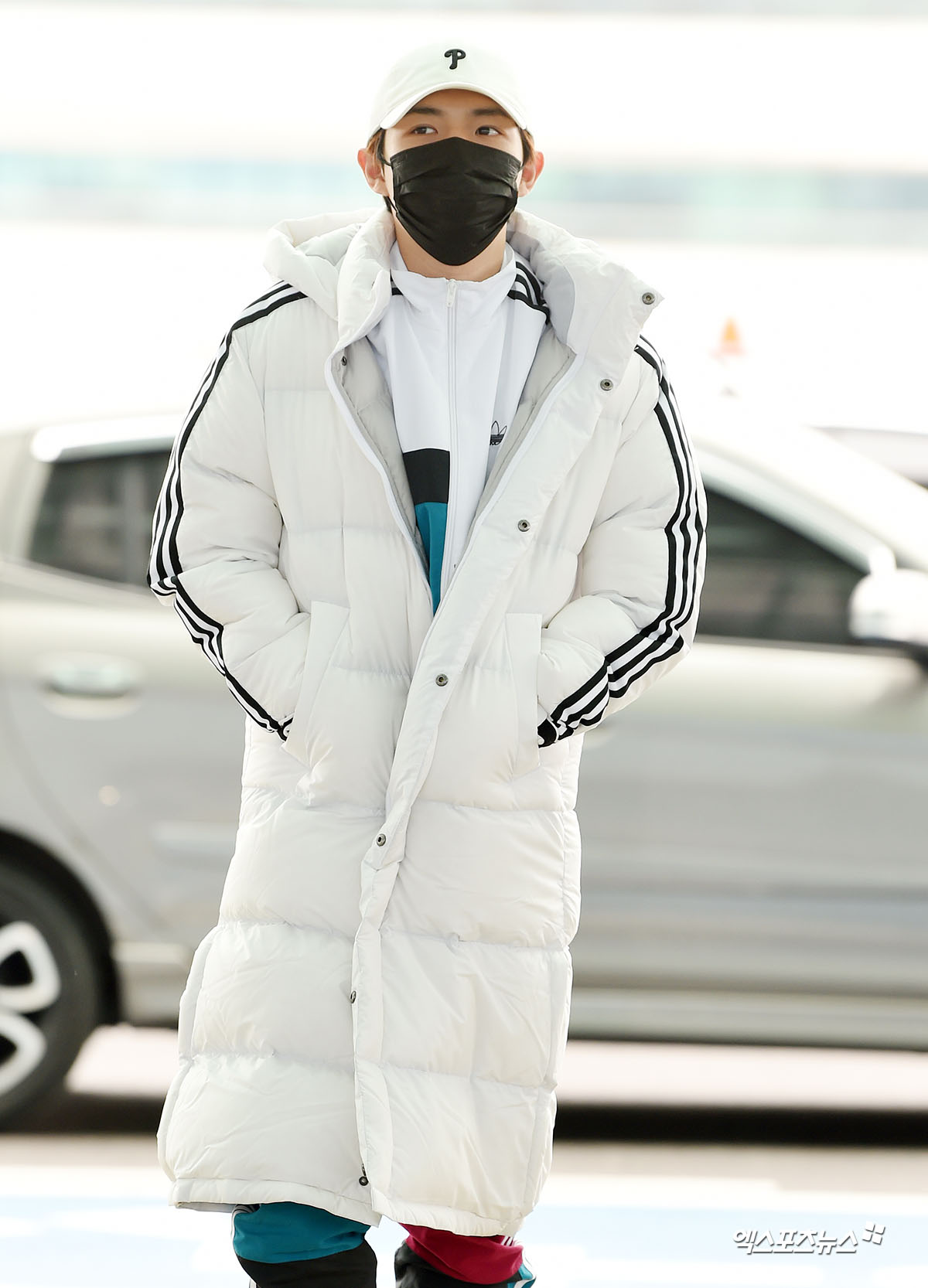 김재환 모자랑 신발 귀여운 걸로 세뚜세뚜한 거 보고 가 | 인스티즈