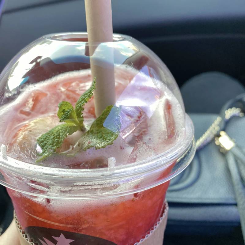 스벅 딸기티 맛있당🍓 | 인스티즈