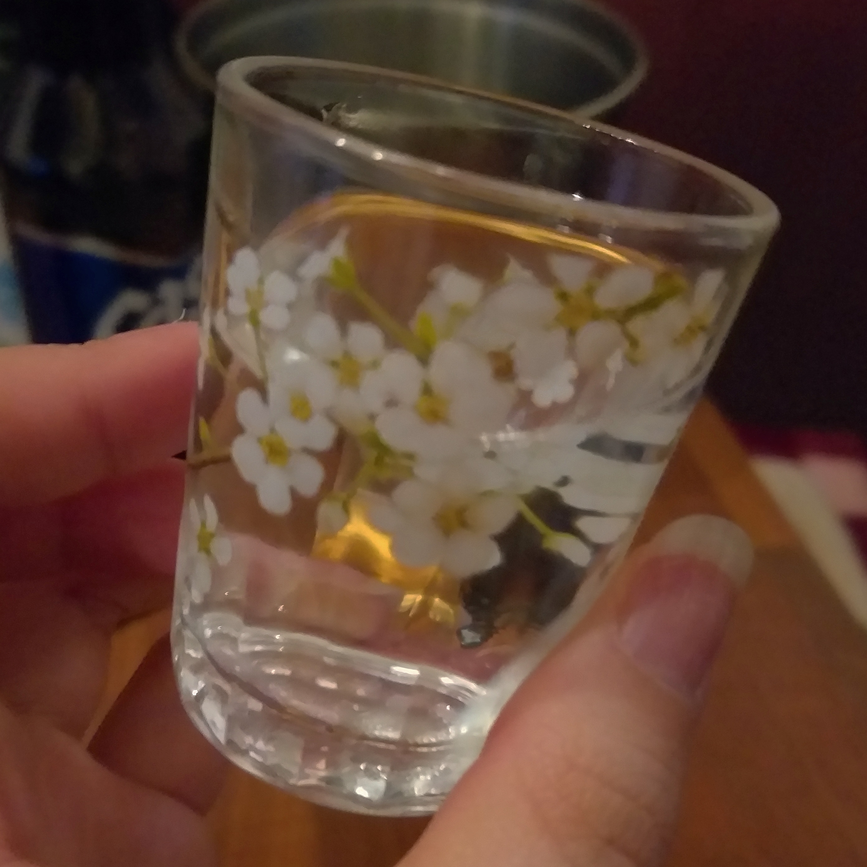 어제 술 마시러 갔는데 잔이 예뻤다...!!! | 인스티즈