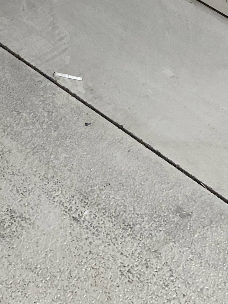 지하주차장에서 담배 피는게 잘못이야? | 인스티즈