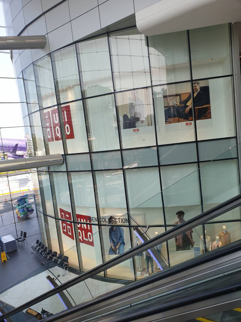 테러 하루전에 찍은 이시국 유니클로 | 인스티즈