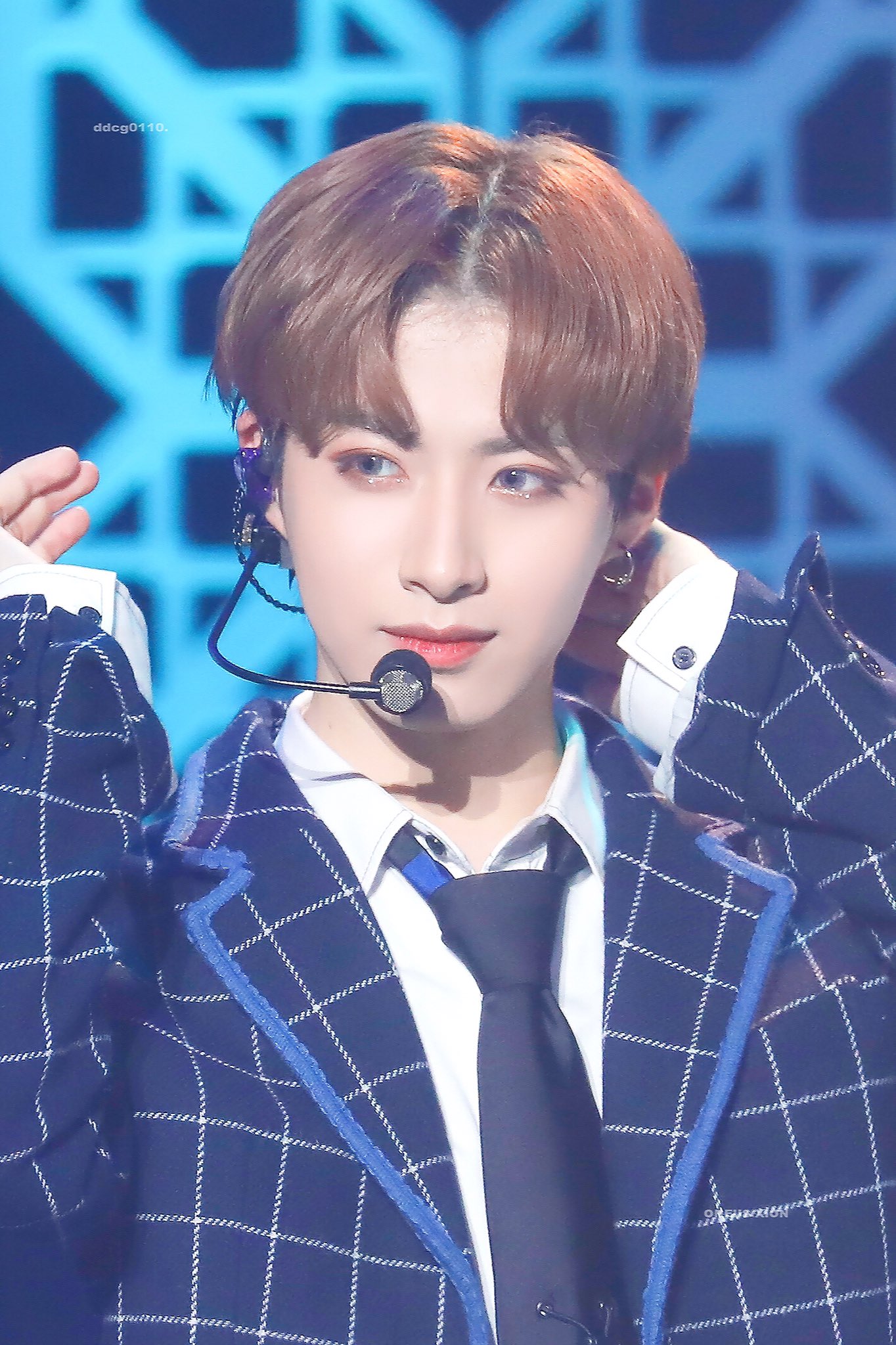 원어스 막내가 어깨 너머로 배운 메이크업 실력 | 인스티즈