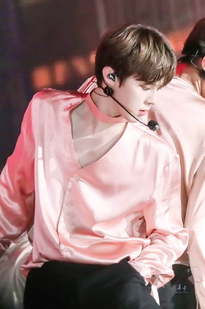 김우석은 신기한게 갈수록 지켜라는 생각이 강해지게 만든다 | 인스티즈