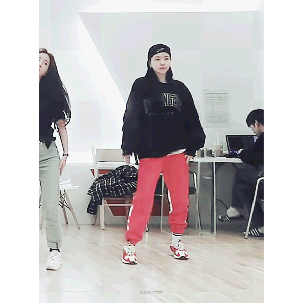 에이핑크 손나은... 다들 시크+도도한줄 아시는데... | 인스티즈