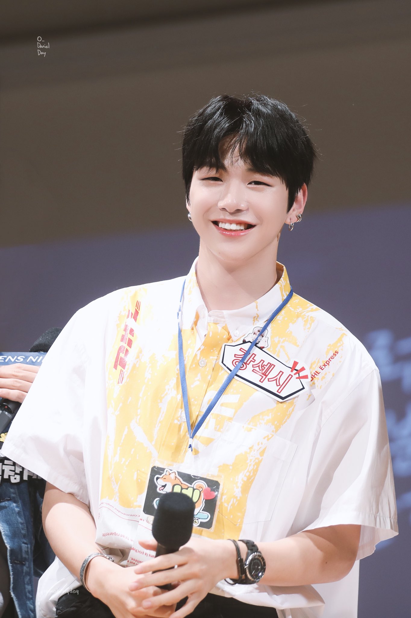 강다니엘 흑발기념 흑발 털이 | 인스티즈