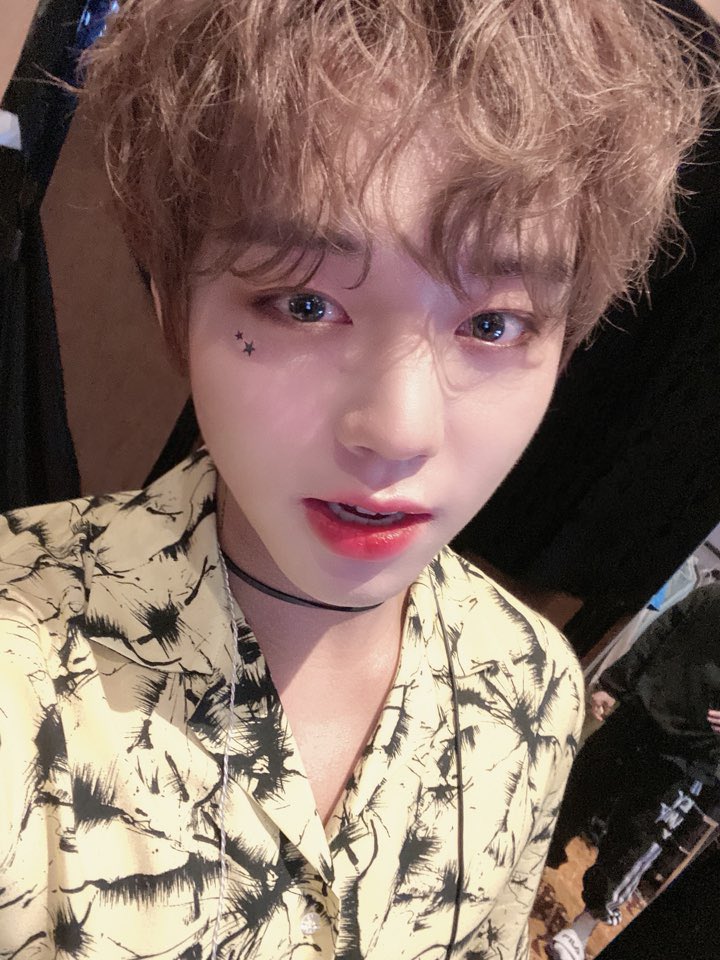 박지훈 얼굴은 너무 현실감이 없어 | 인스티즈