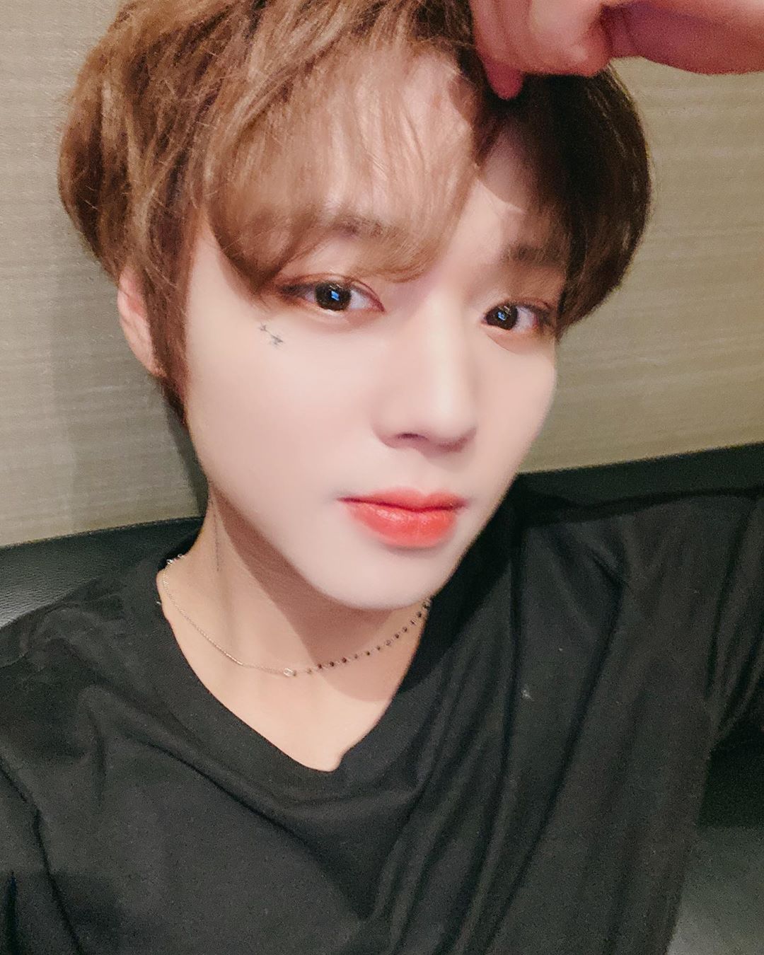 박지훈 얼굴은 너무 현실감이 없어 | 인스티즈