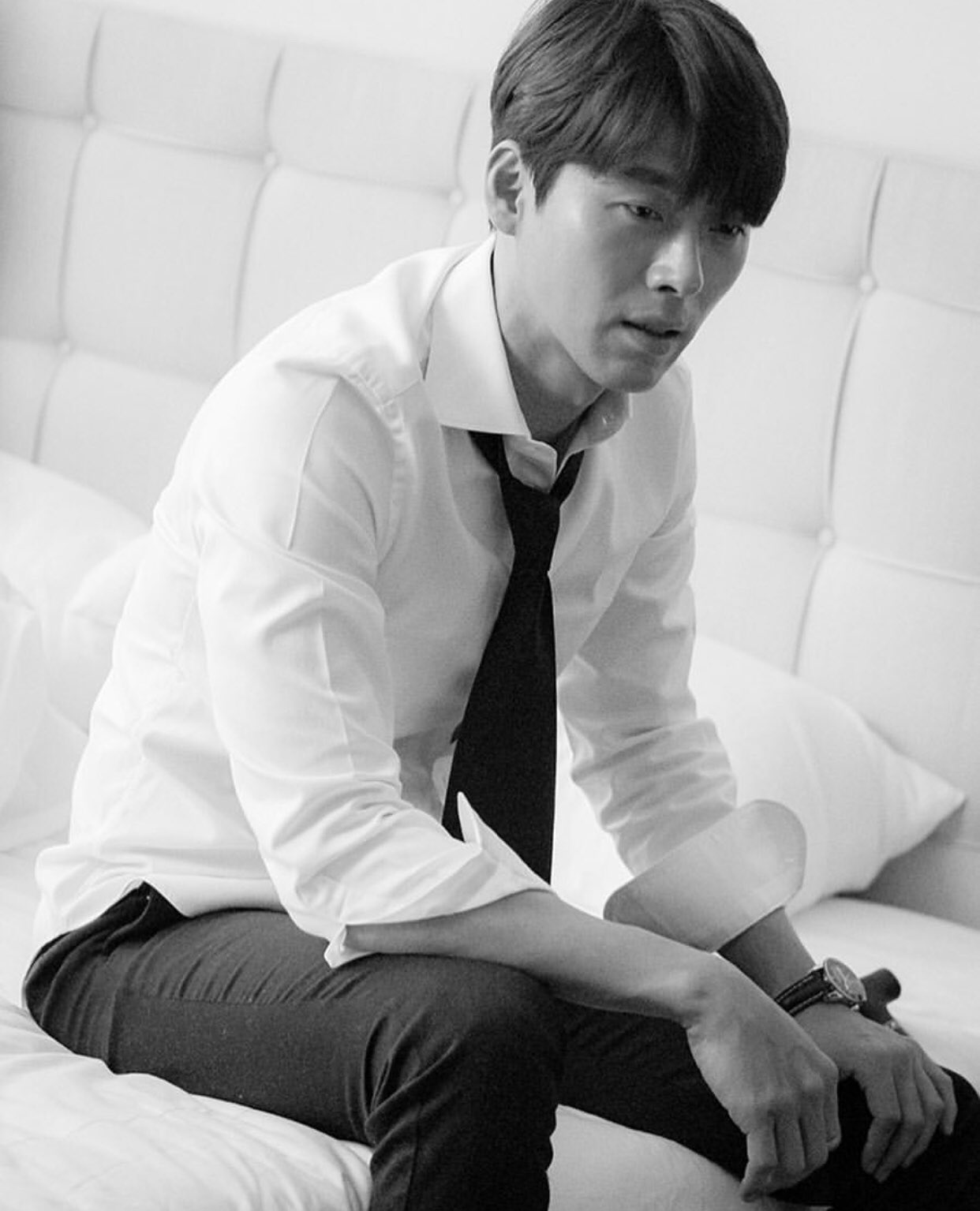 현빈 짤 엄청 주워다니고 있는데 | 인스티즈