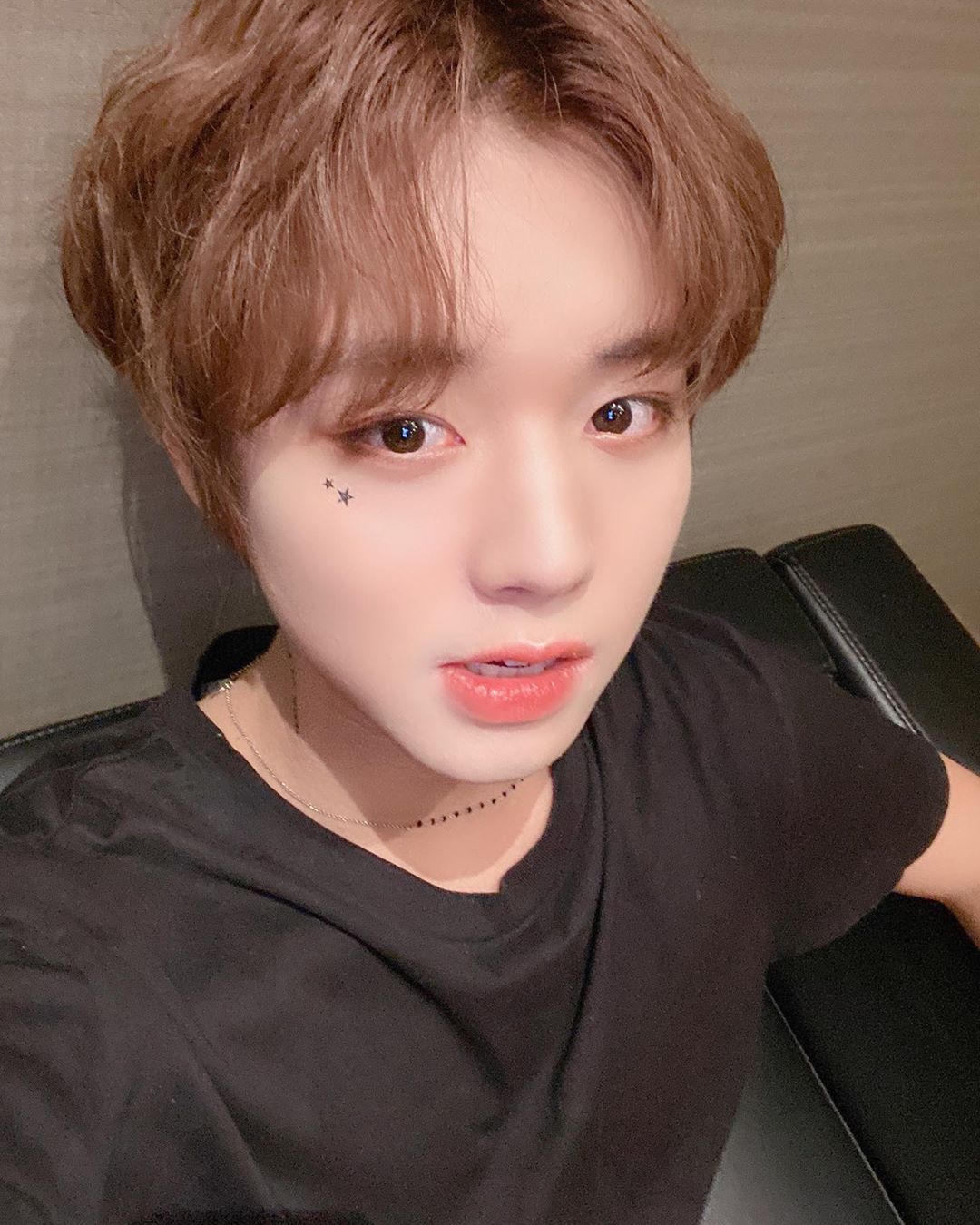 박지훈 얼굴은 너무 현실감이 없어 | 인스티즈