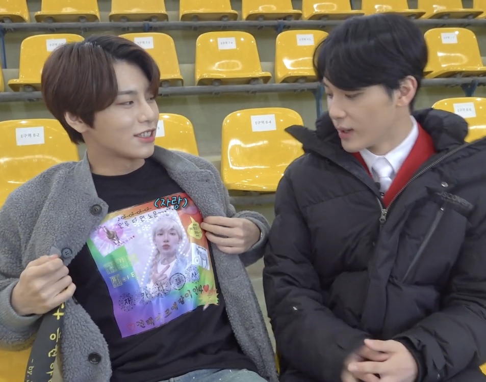 김상균ㅋㅋㅋㅋ저 티셔츠 타돌분한테 자랑하는거 넘 웃겨 | 인스티즈