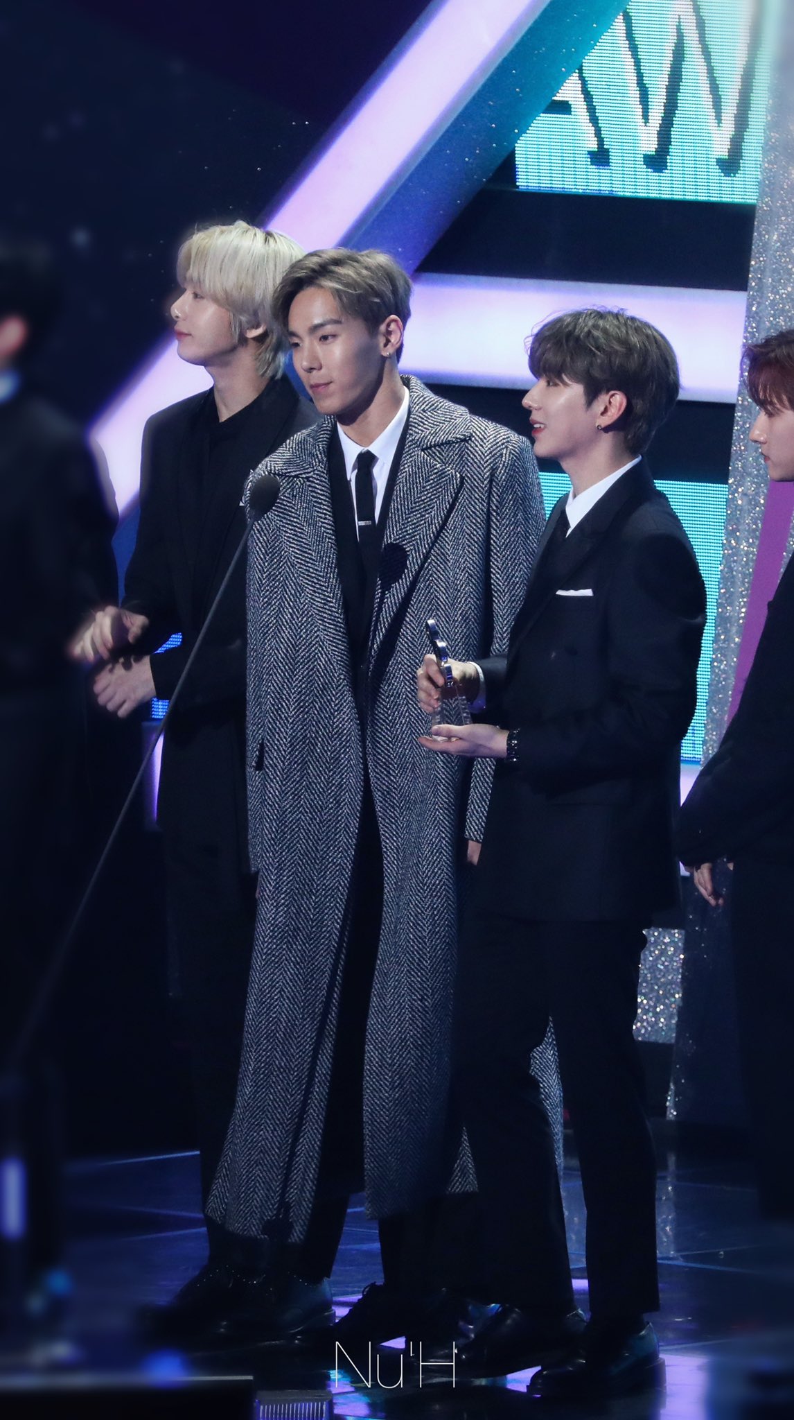 나 몬엑 팬인데 가온차트 갔을때 옆자리 엔시티 드림팬이랑 겁나 친해졌거든? | 인스티즈