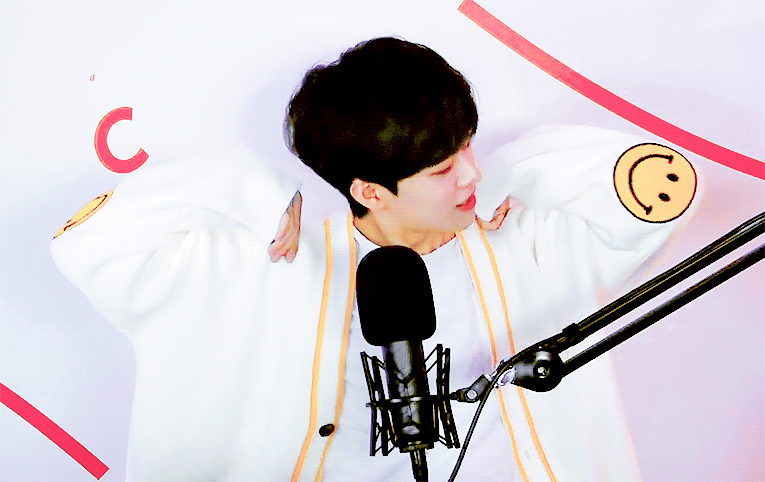 빅톤 정수빈 웃는거 진짜 사랑스러워 죽겠다... | 인스티즈