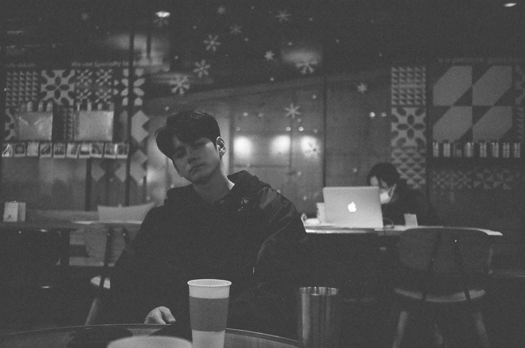 옹성우는 흑백사진이 참 잘어울려 | 인스티즈