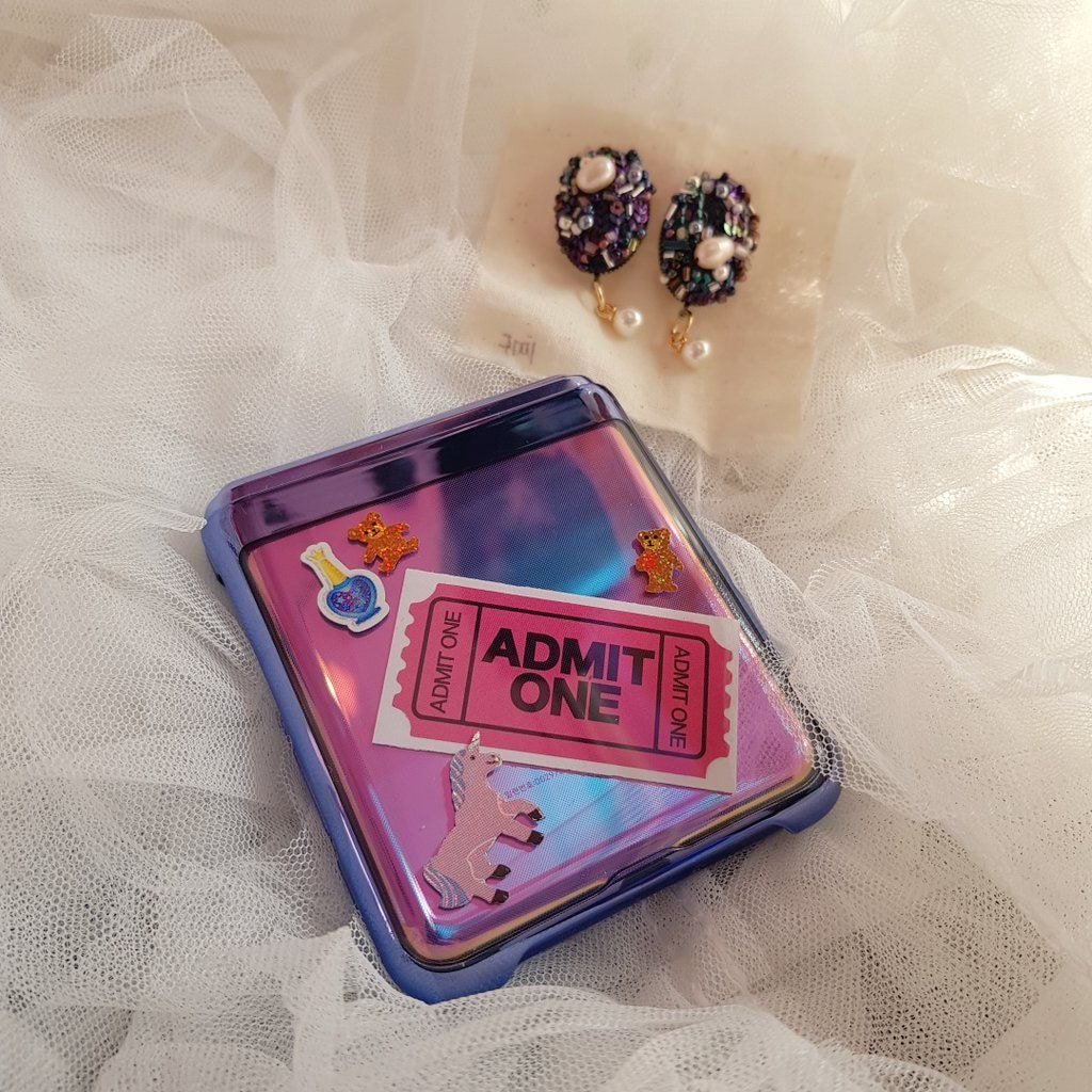 갤럭시 플립 사고싶은데 뭔가 최애포카 안들어갈거같어 | 인스티즈