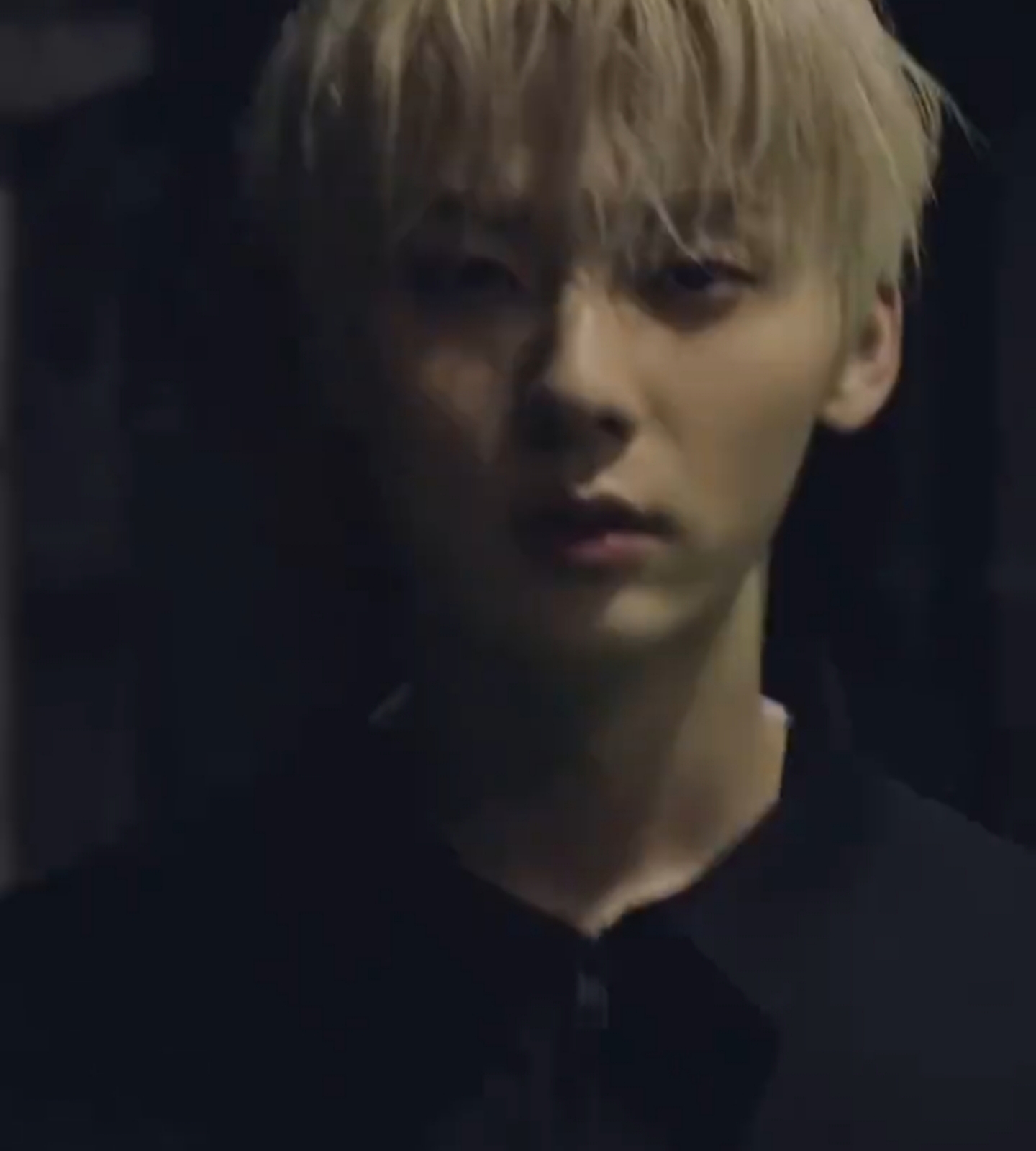 와씨 소리질렀어 진짜로 황민현 금발 뭐야 미쳤다 | 인스티즈