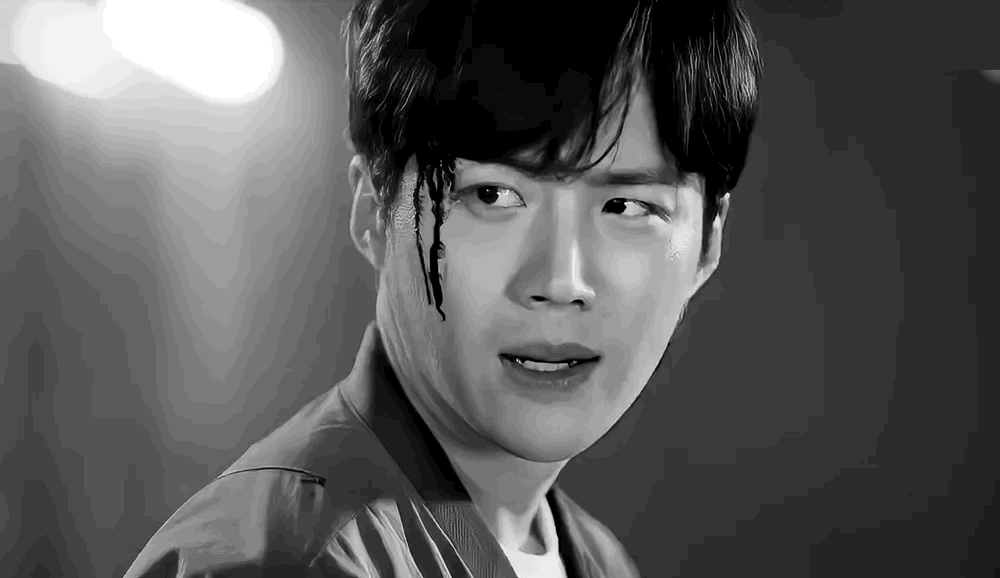 제발제발 유령을 잡아라 봐주라 진짜 피흘리는남주 우는남주 제복남주 다 나와 | 인스티즈