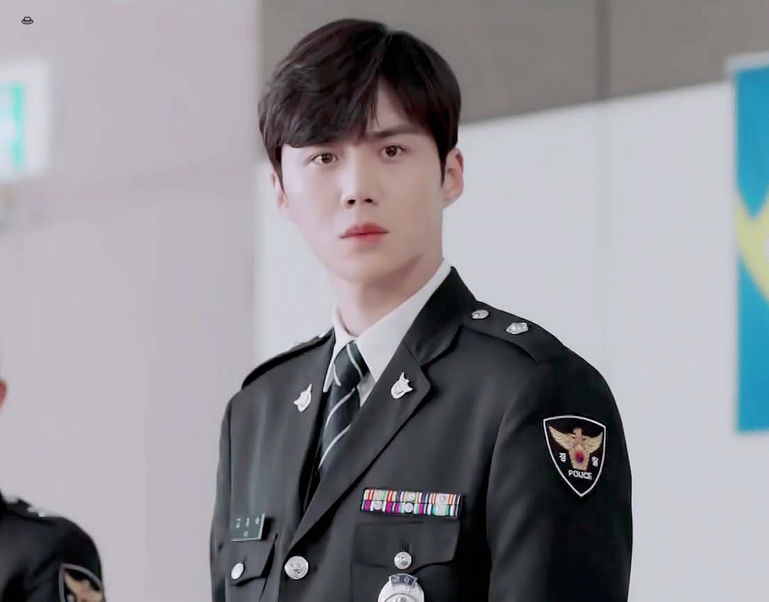 제발제발 유령을 잡아라 봐주라 진짜 피흘리는남주 우는남주 제복남주 다 나와 | 인스티즈