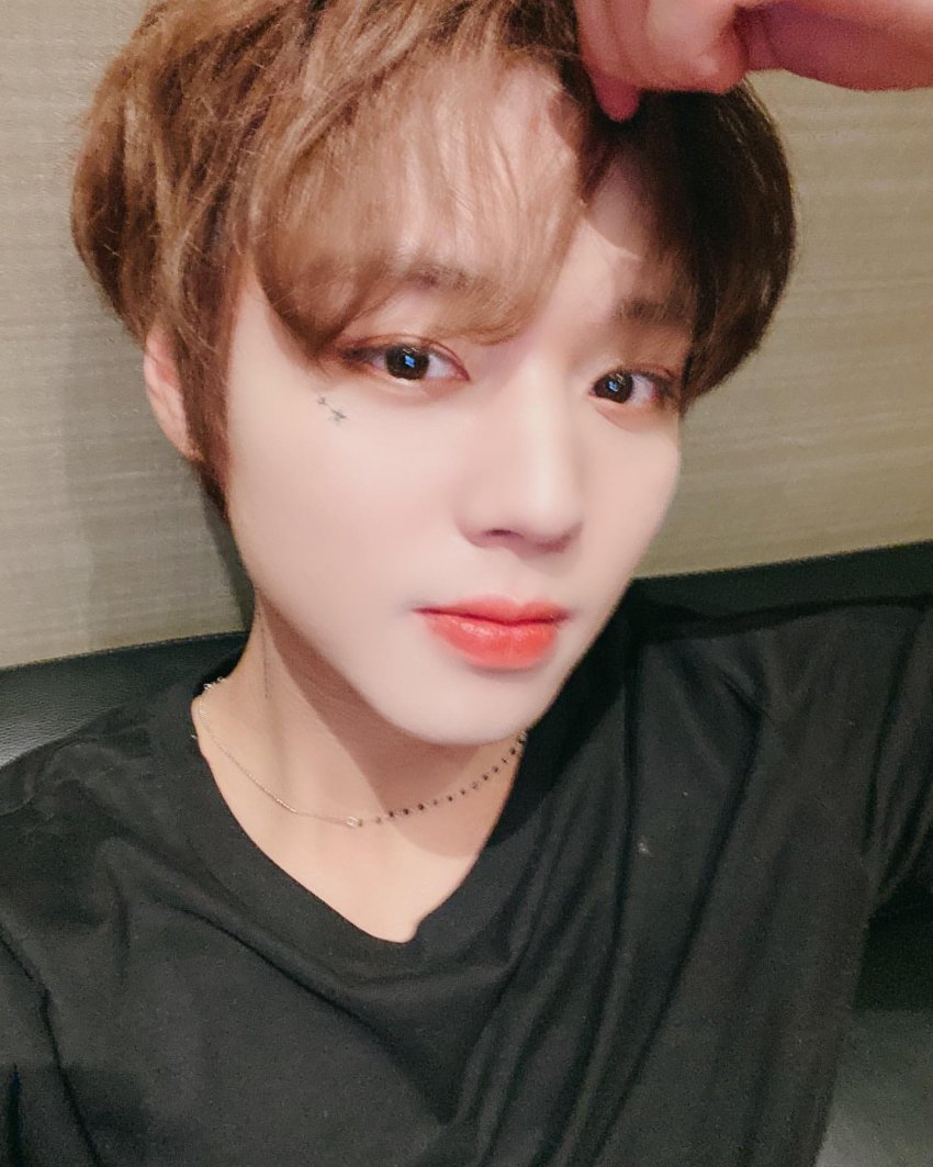 박지훈 너무 예뻐.. | 인스티즈