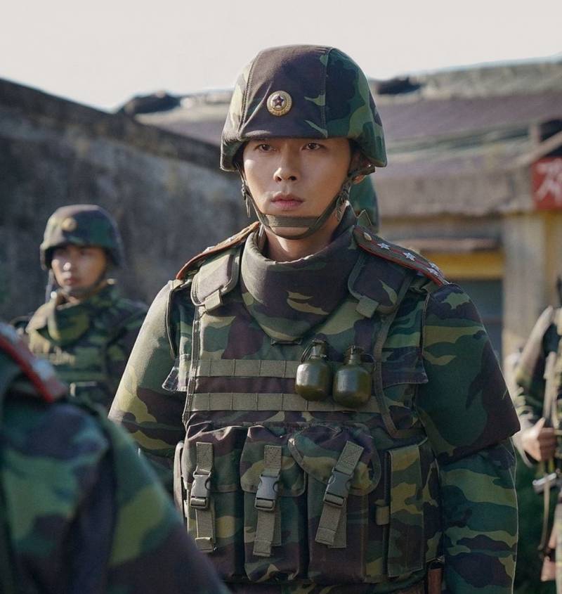 현빈 군대사진인데 그냥 리정혁임.. | 인스티즈