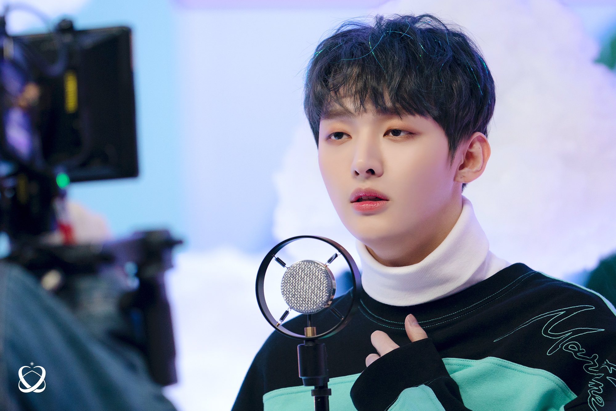 윤지성은 잘생겼다 | 인스티즈