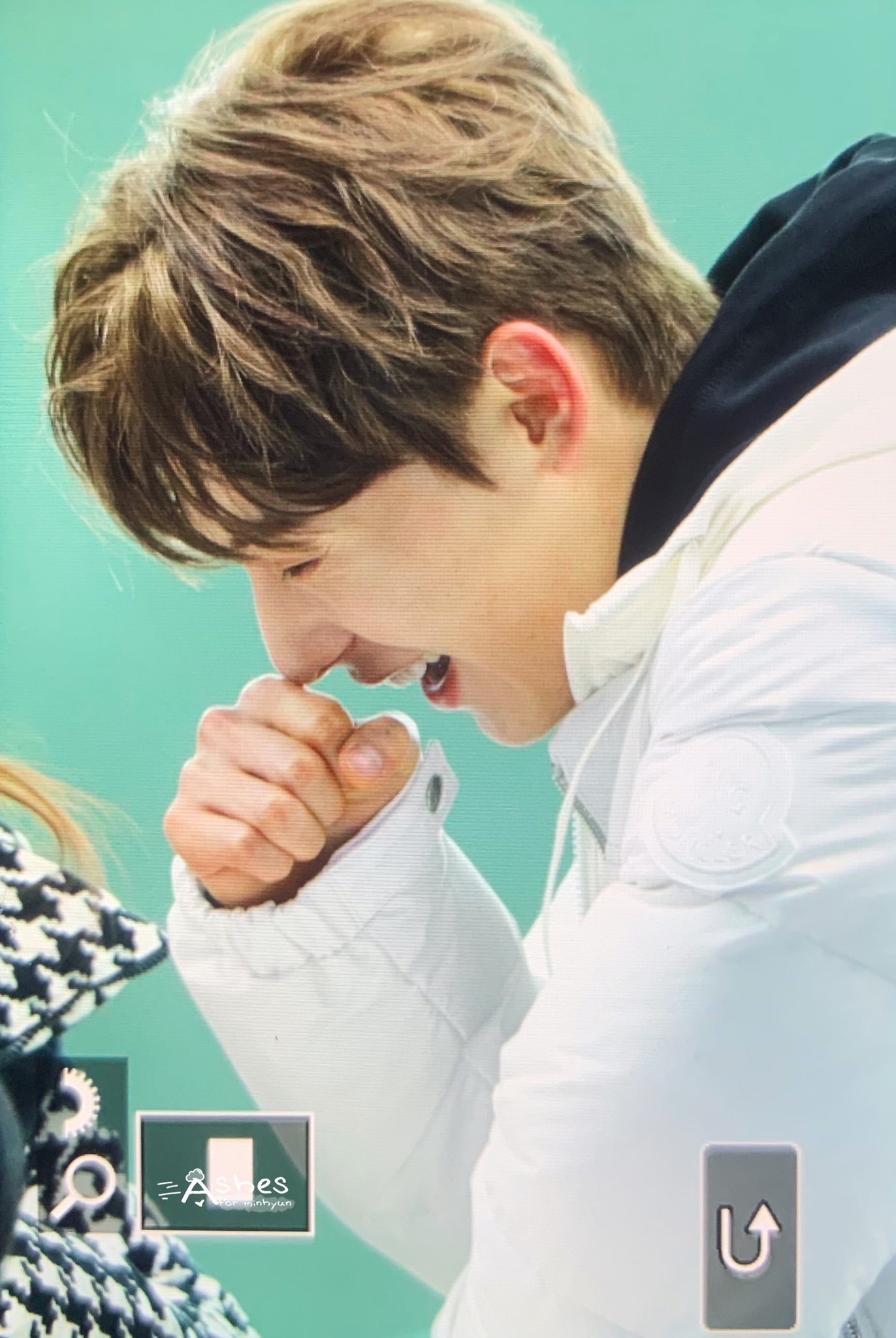 얘드라 황민현 웃는 거 봐 | 인스티즈