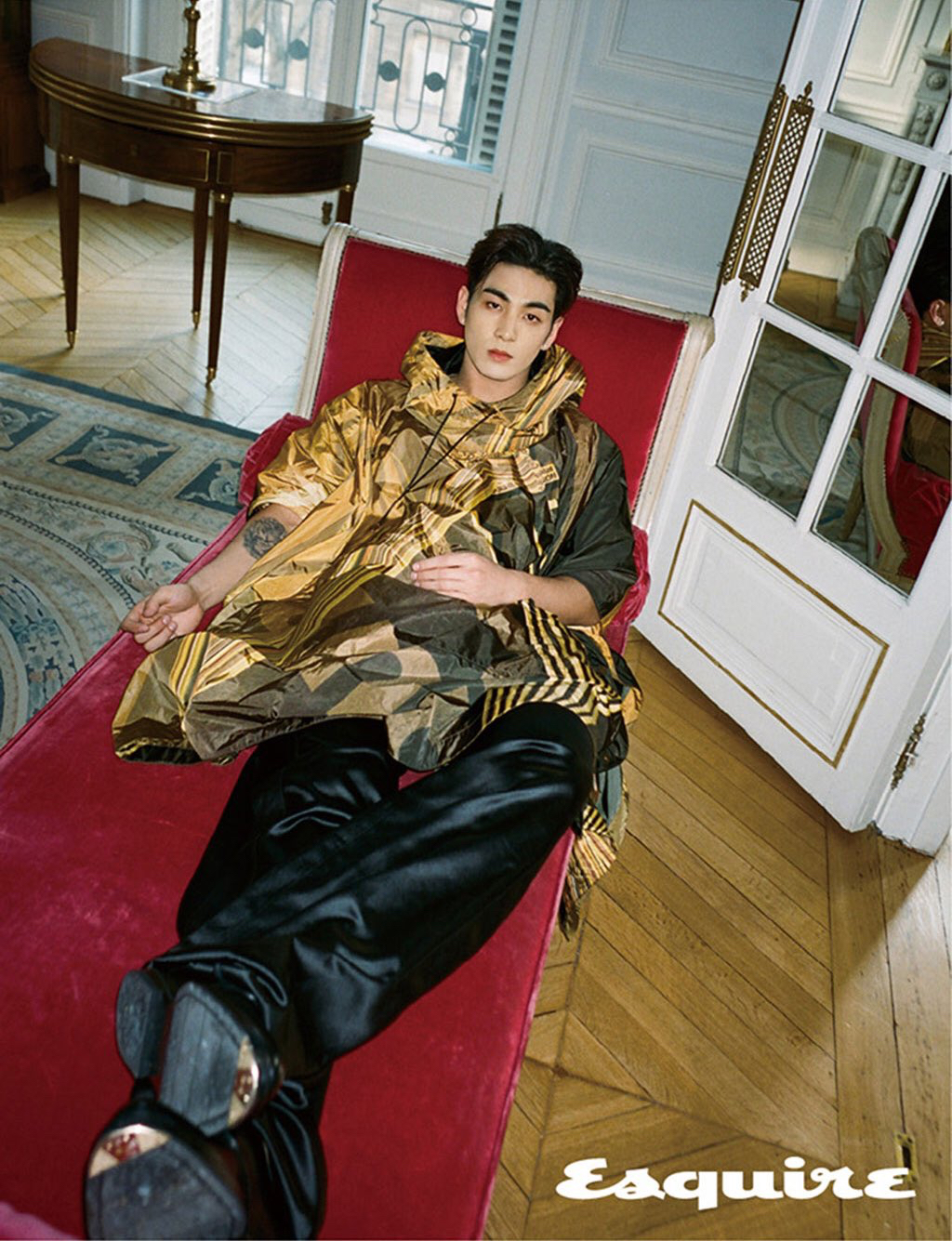 뉴이스트 강동호 에스콰이어 | 인스티즈