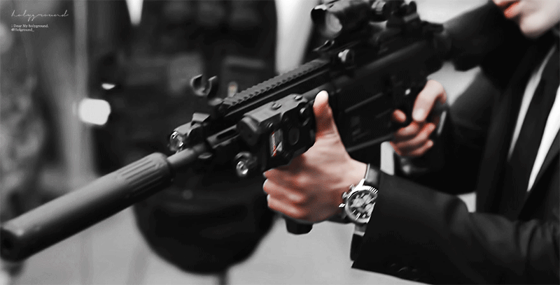 현빈+수트+총+손목시계 | 인스티즈