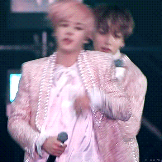 방탄 지민 이런색이 도대체 왜 잘어울리는거지 싶을정도로 | 인스티즈