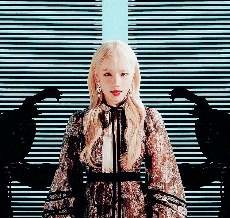 조유리 금발이 뮤비에라도 남아서 다행이야 | 인스티즈