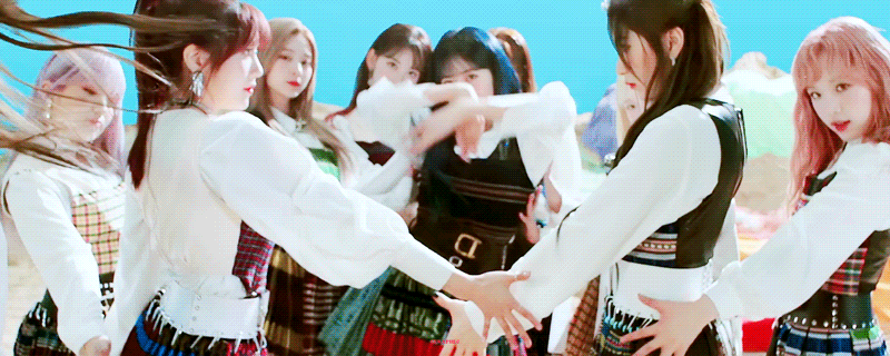 안유진 파란머리 진짜 너무 예쁘다 | 인스티즈