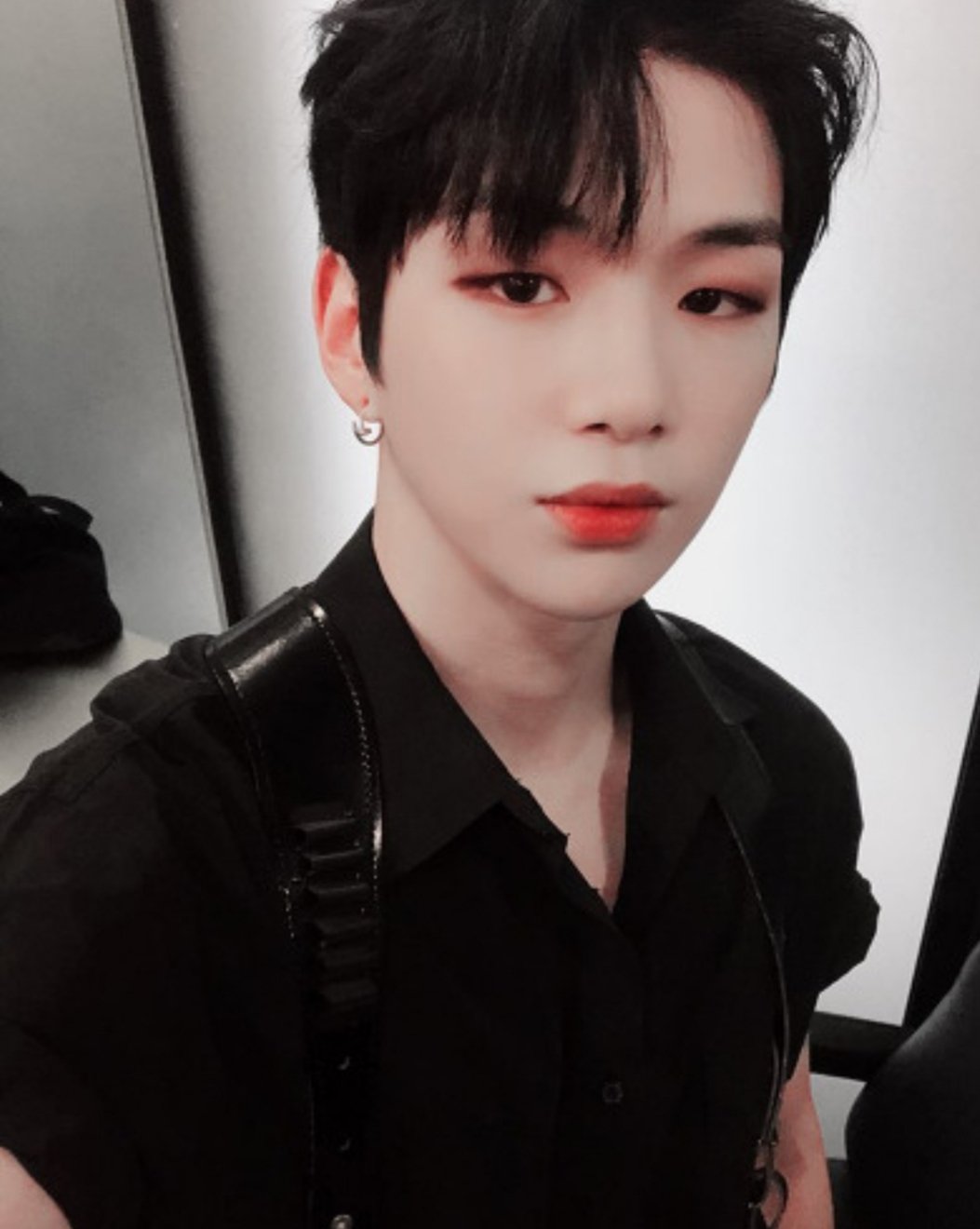 강다니엘 흑발기념 흑발 털이 | 인스티즈