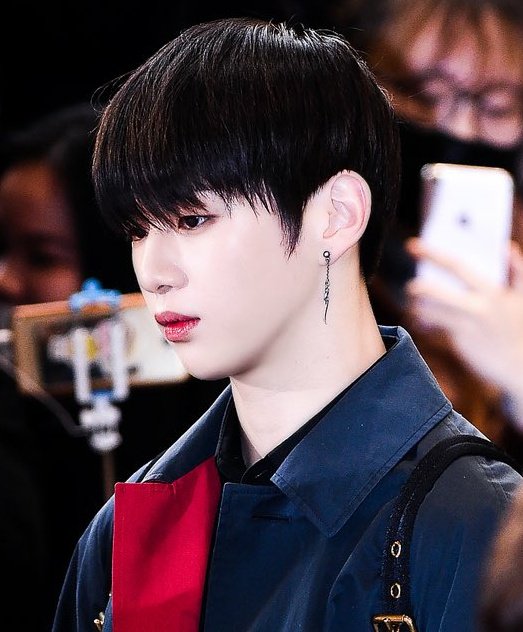 강다니엘 흑발기념 흑발 털이 | 인스티즈