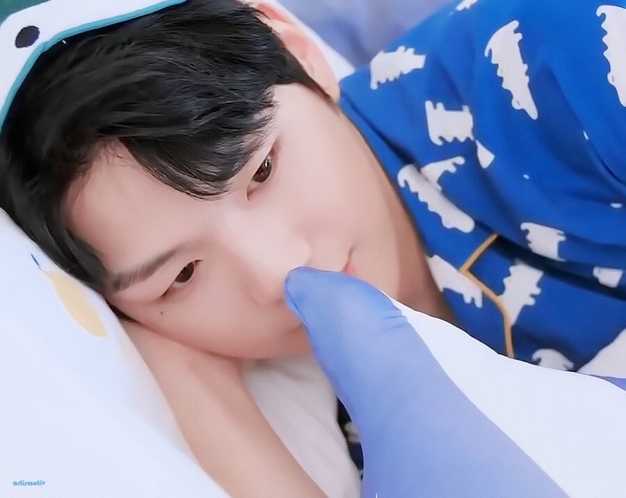 강다니엘 흑발기념 흑발 털이 | 인스티즈