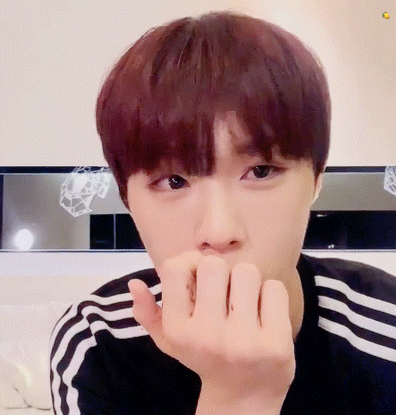 윙크 잘 안되는 거 너무 귀여워ㅋㅋㅋㅋㅋㅋㅋ | 인스티즈