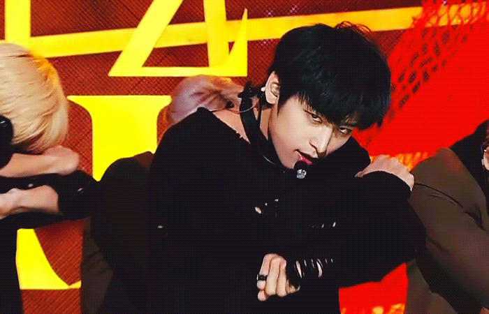 취향...은 모르겠고 갤러리에 저장된 남돌들 짤 하나씩 | 인스티즈