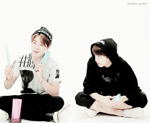 ㄱ 국민 찐이다... 스킨십 하나 없는데 묘한 짤 몇개 털어봄 | 인스티즈