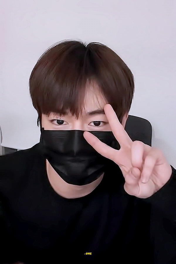 마스크로 다 가려도 빛나는 이목구비,,, | 인스티즈