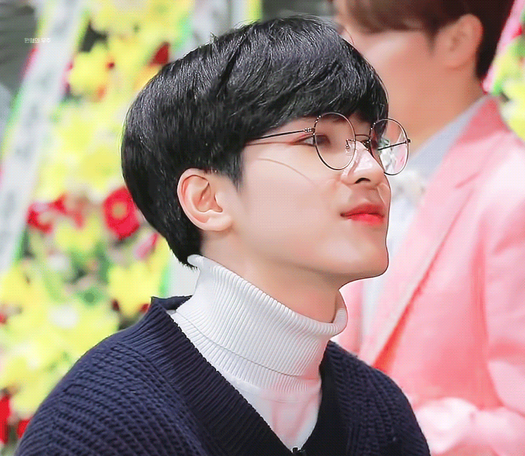 전원우 올해 고잉세븐틴에서 안경 쓴 거 모아봤는데 | 인스티즈
